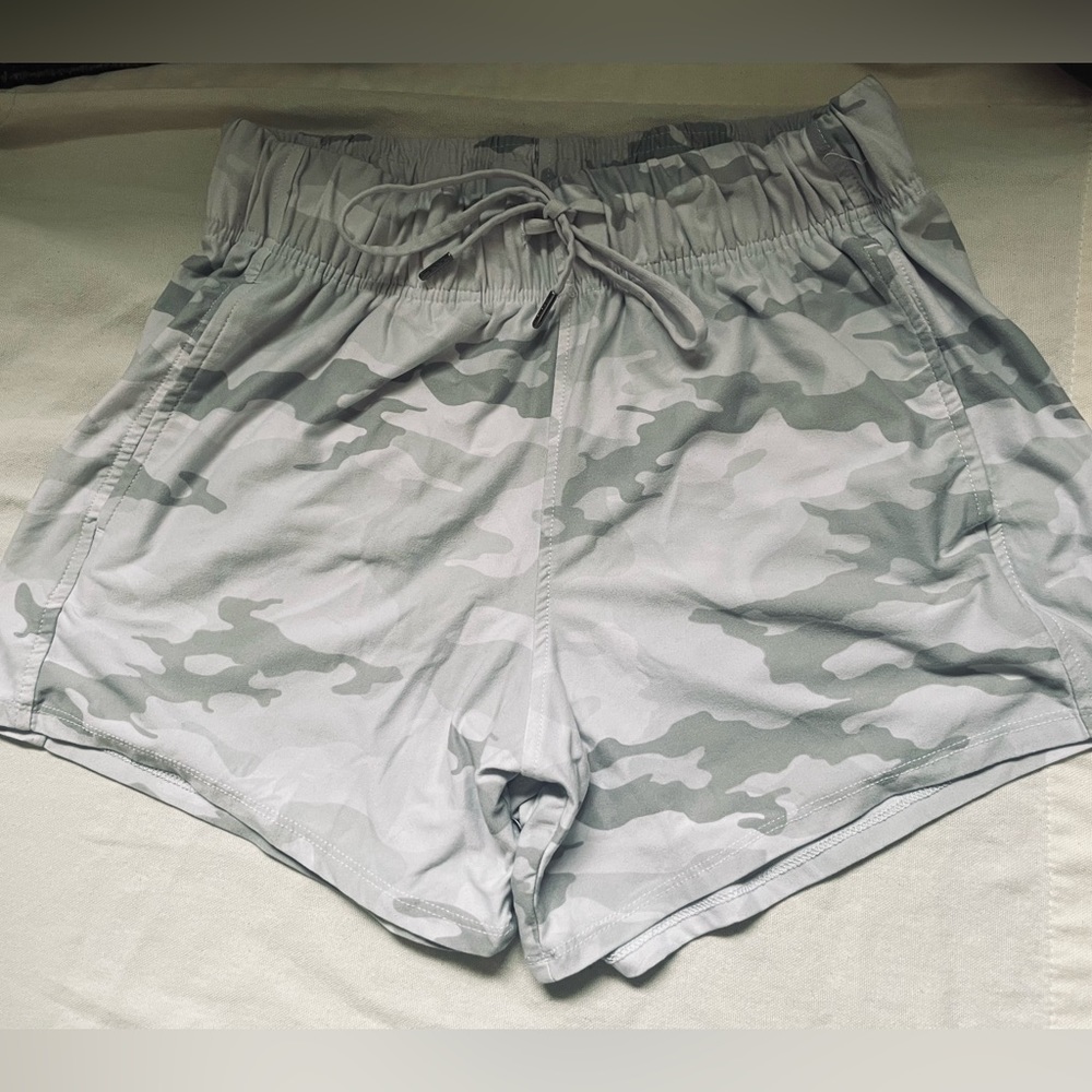 Women’s Shorts, Size Small.